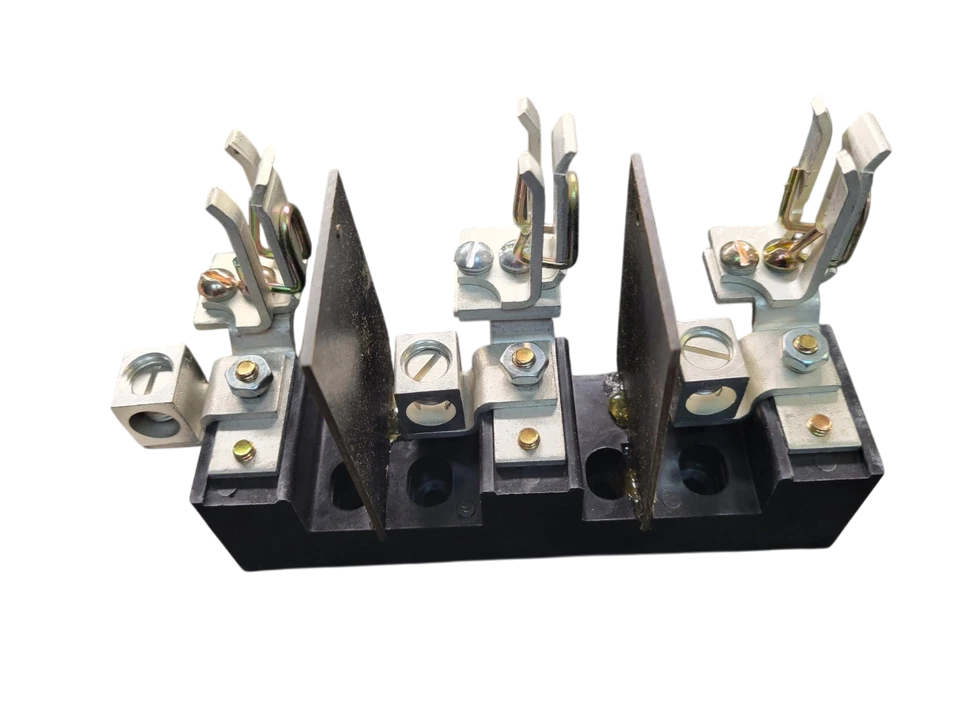 General Electric CR308X132D - Fuse Clip 600V/100A (300-Line Series)