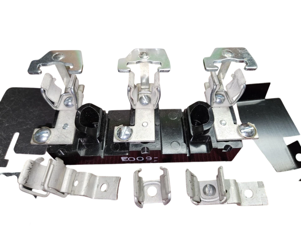 General Electric CR308X621S - Fuse Clip 600V/30A (300-Line Industrial Protection)