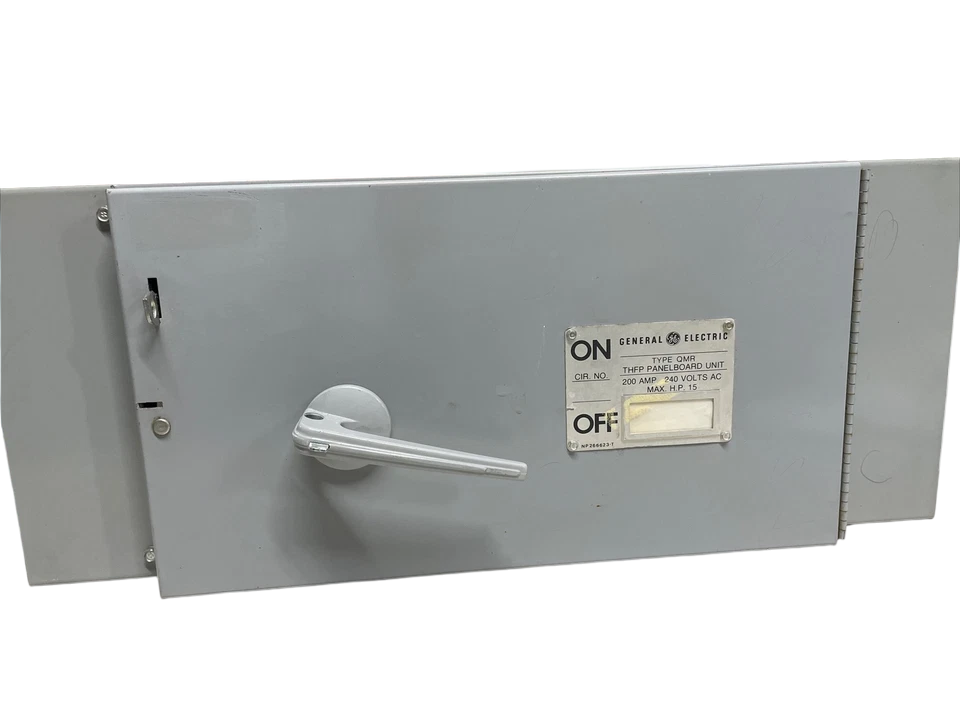 General Electric QMR224R - Fusible Safety Switch 200A@240V (200kA AIC)